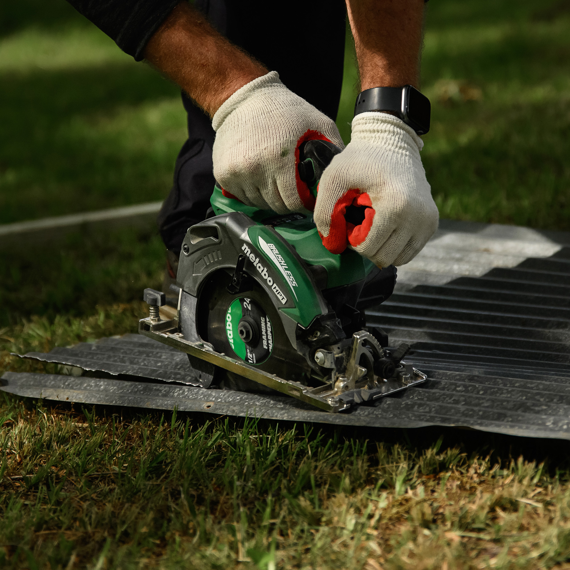 18V 6-1/2 Inch Deep Cut Cordless Circular Saw (Tool Body Only)